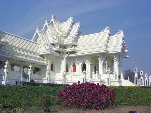 lumbn2 Thai Temple Lumbini Nepal